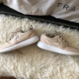 💎Swarovski 💎 Nike tennis shoes